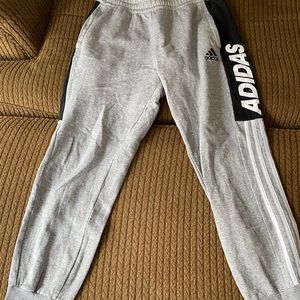 Mens medium Adidas jogger.